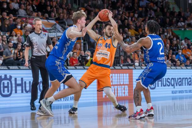 成为媒体与 成为媒体与