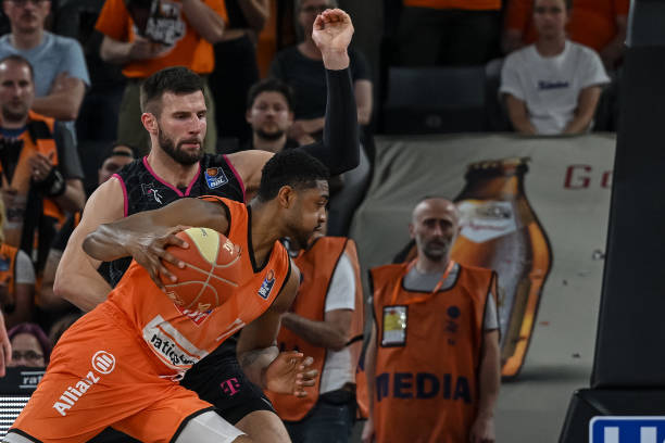 亮相至今 亮相至今